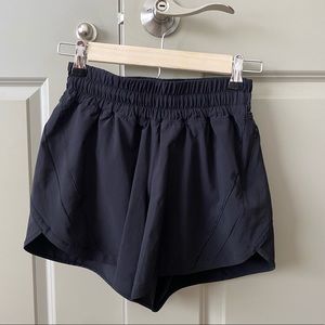 New track that lululemon shorts